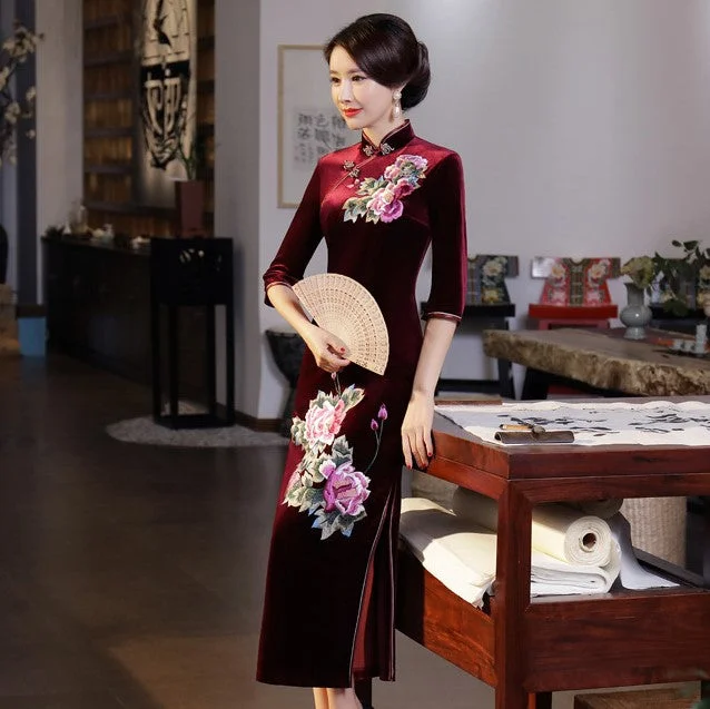 3/4 Sleeve Floral Embroidery Velvet Traditional Cheongsam Chinese Dress Mother Dress