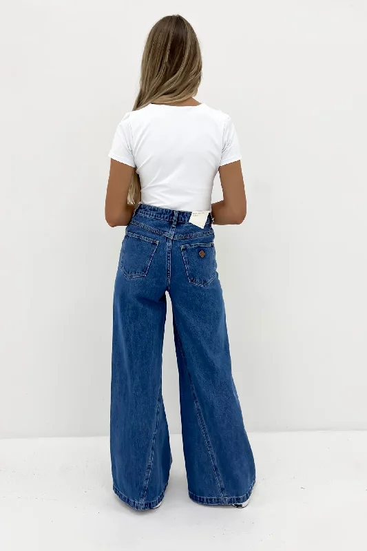 A 94 Super Wide Jean Chantell