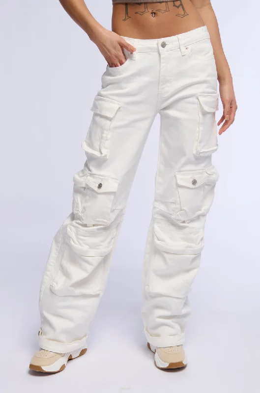 BROOKLYN CARGO POCKET WIDE LEG JEAN IN WHITE