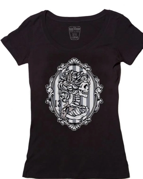 Cameo Scoop Neck T-Shirt